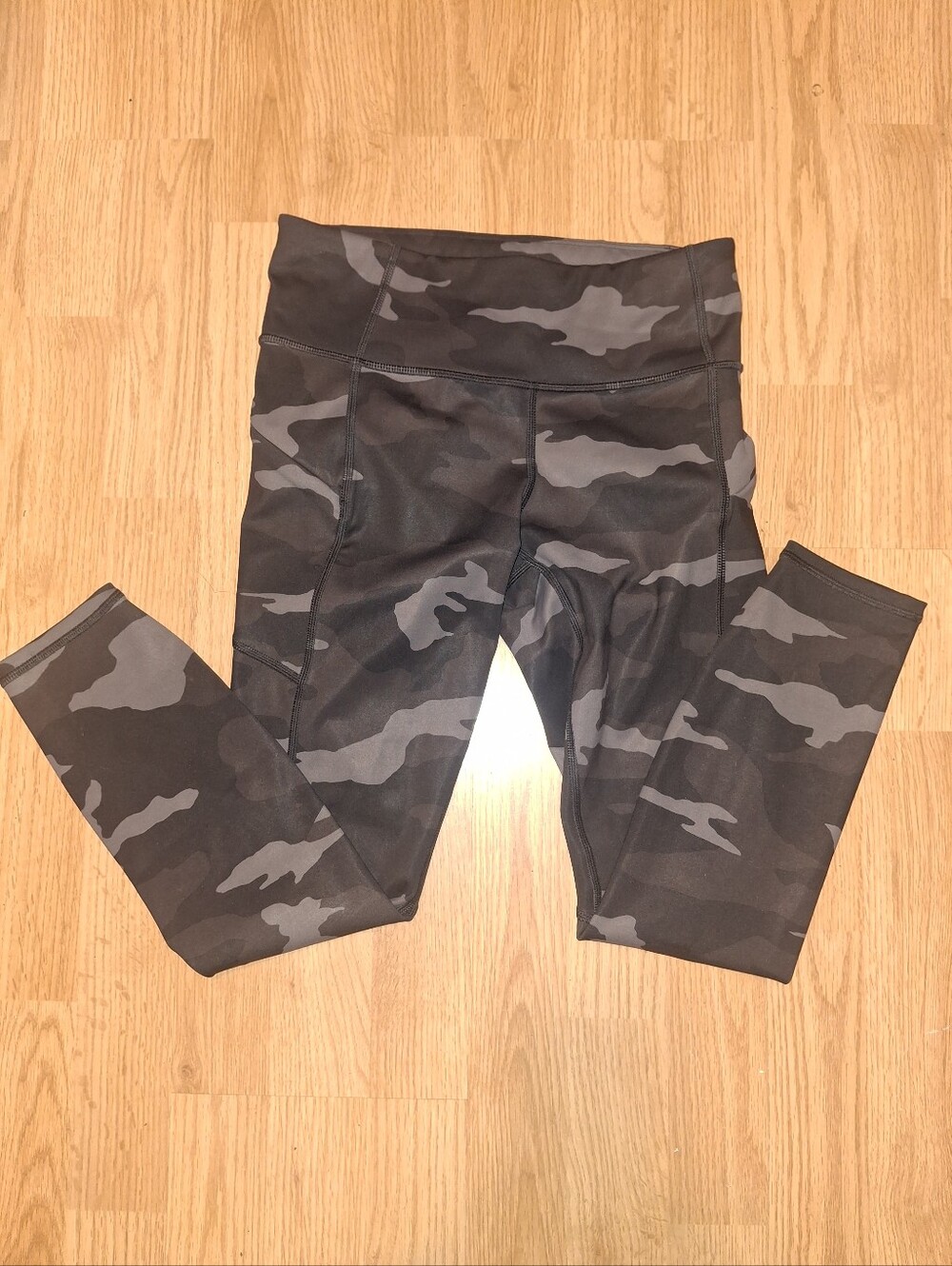 Athleta gray/black camo leggings